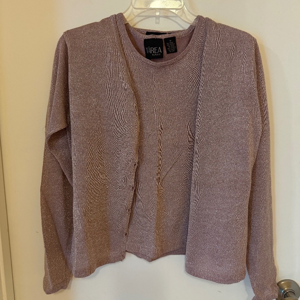 NWOT MEDIUM SMOKY ROSE METALLIC TWIN SET